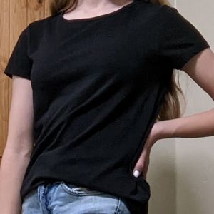 Simple Black Tee
